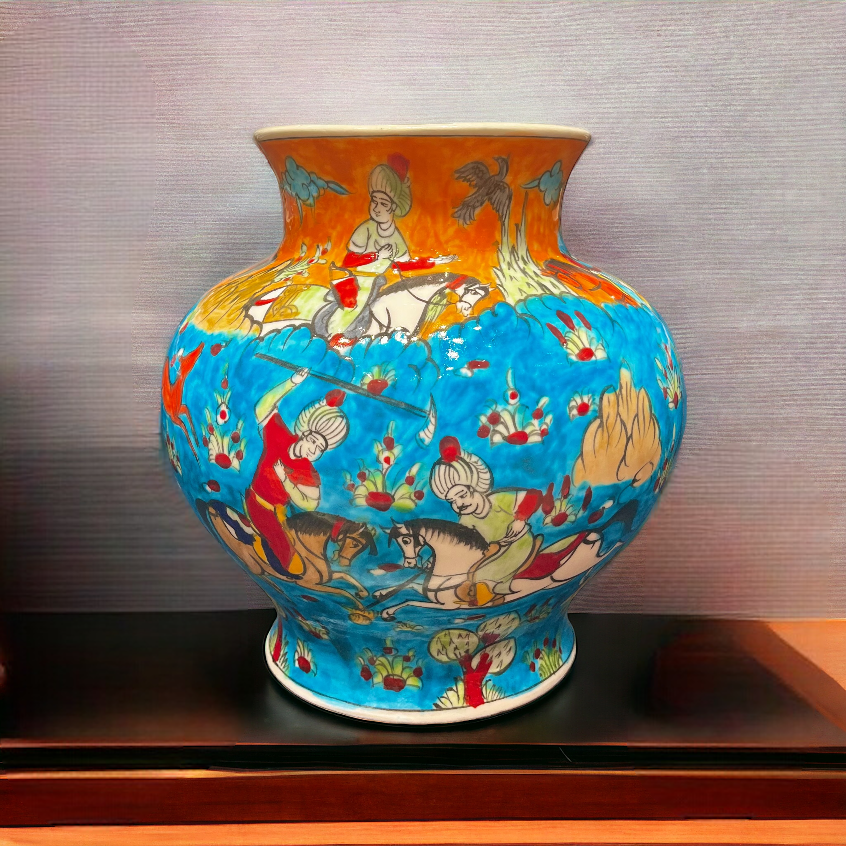 25cm Quartz vase with Miniature polo game sceen pattern