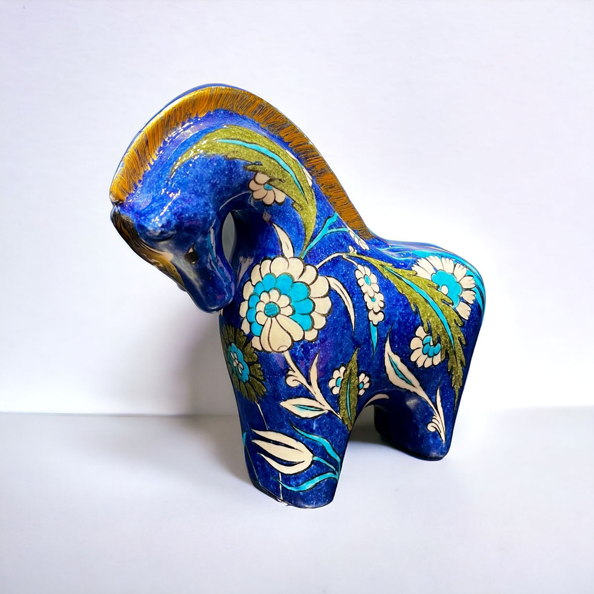 20cm Quartz Horse with iznik Floral Pattern